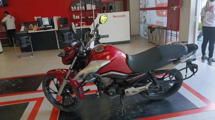 Titan 160