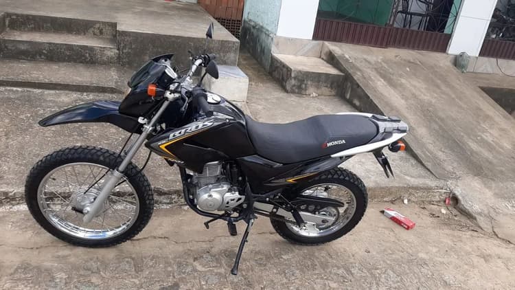 Bros 150 na partida 