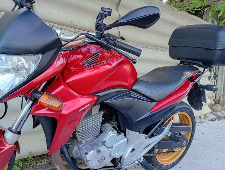 CB300 2013 CONSERVADA 