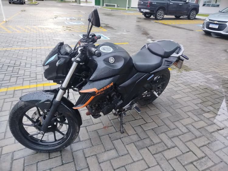 V/T Fazer 250