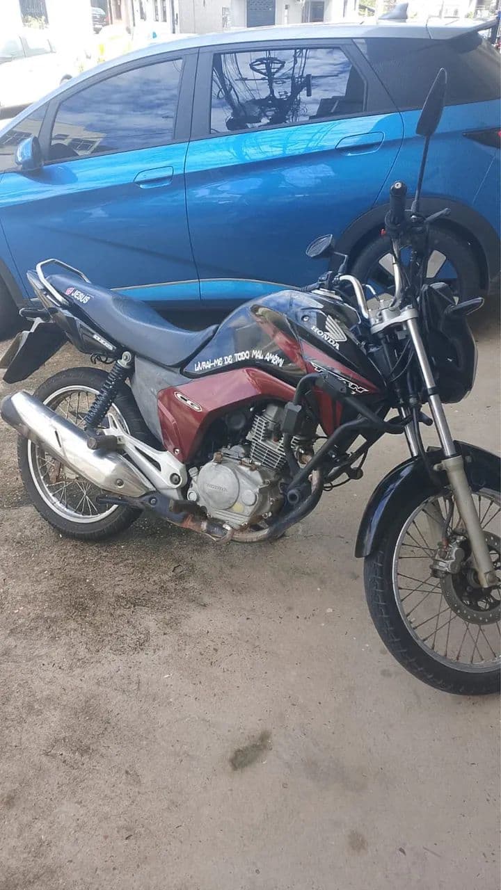 Vendo titan 150 toda  documentada 
