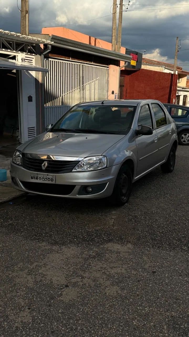 Renault Logan Expression Hi-flex 1.6 8V 4P 2013