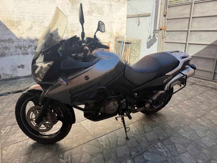 Vende-se VSTROM Dl 1000