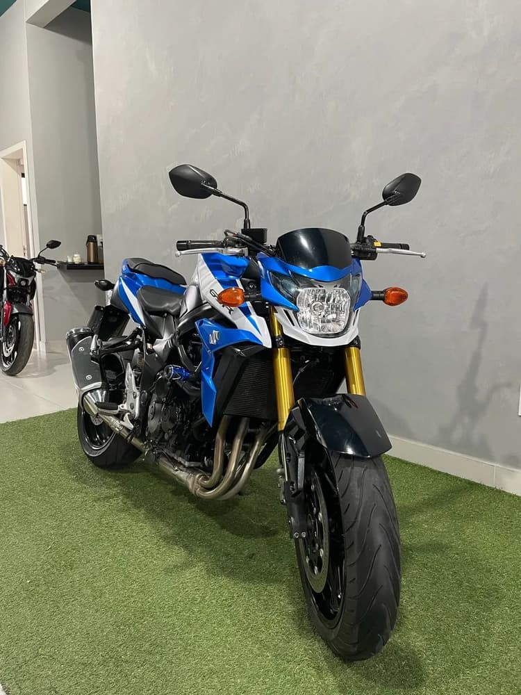 SUZUKI - GSR 750 ZA 