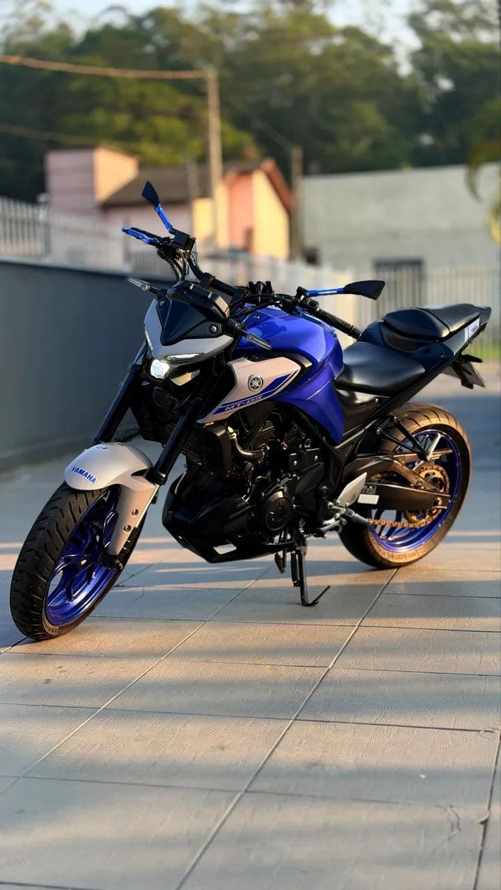 YAMAHA MT 03 