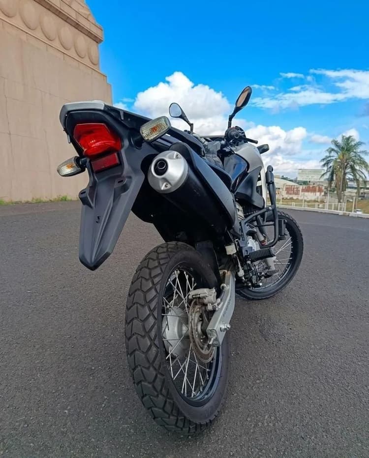 XRE 300 