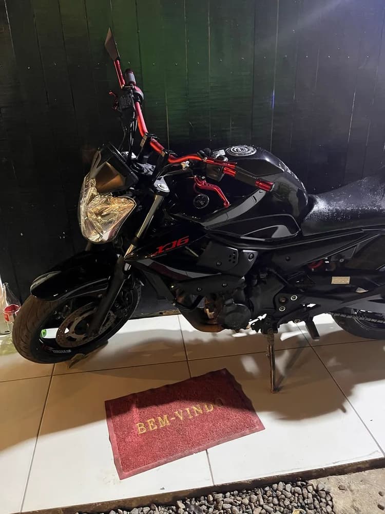 Vendo ou troco xj6 2012 