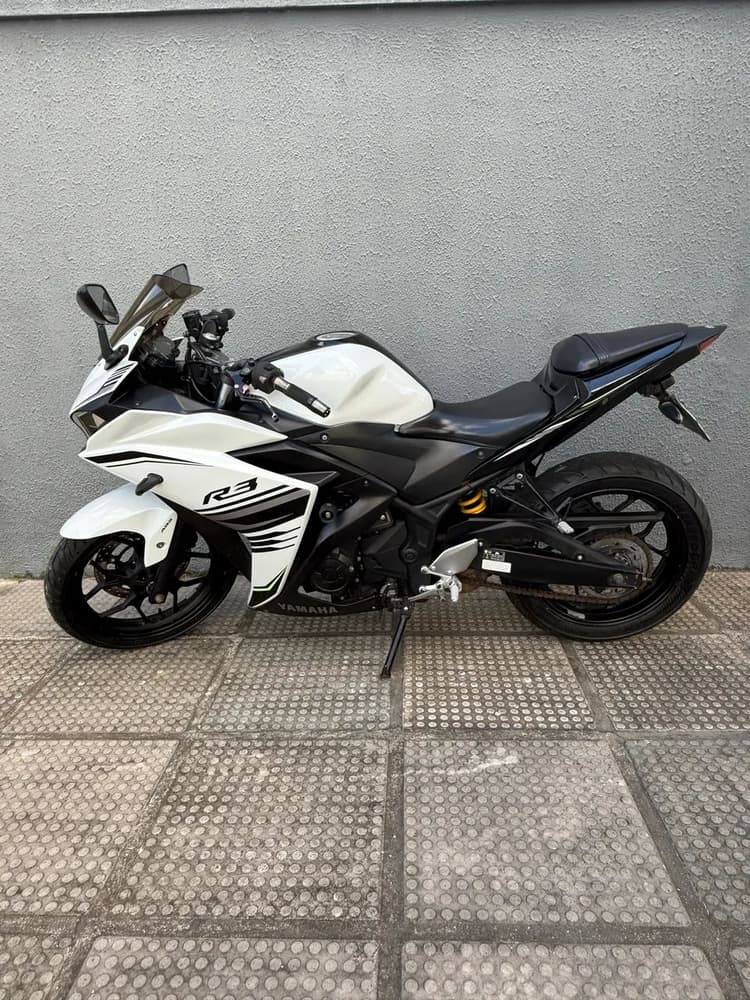 Yamaha R3 