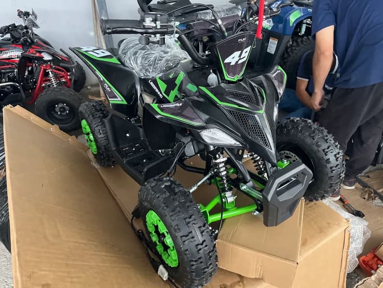 Mini quadriciclos com partida elétrica