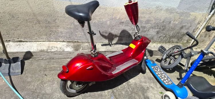 Scooter elétrica 