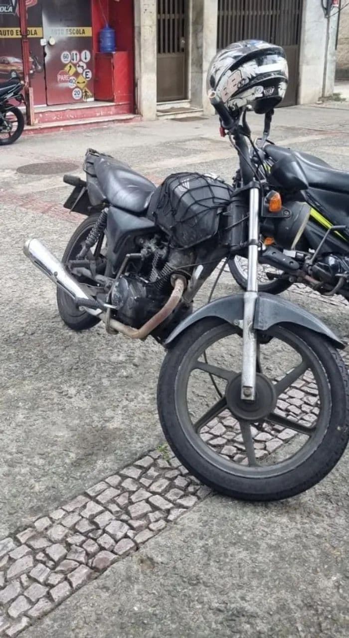 Titan 150 Carburada Possui Multas e débito de documentos 