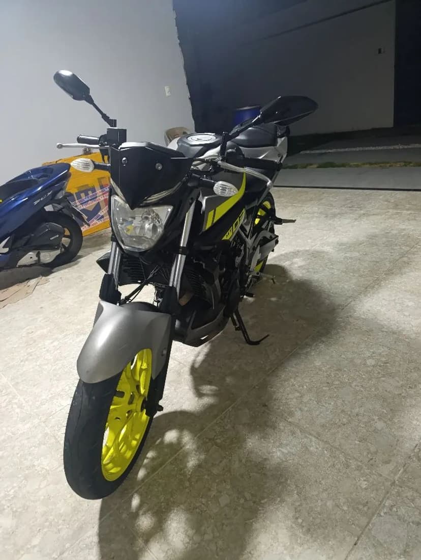 Moto MT03