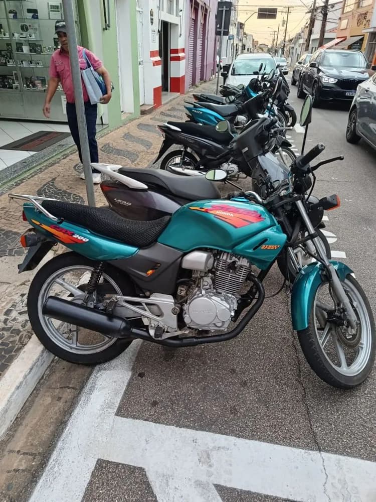 CBX 200