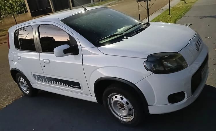 Fiat Uno Sporting 1.4 EVO Fire Flex 8V 4P 2014