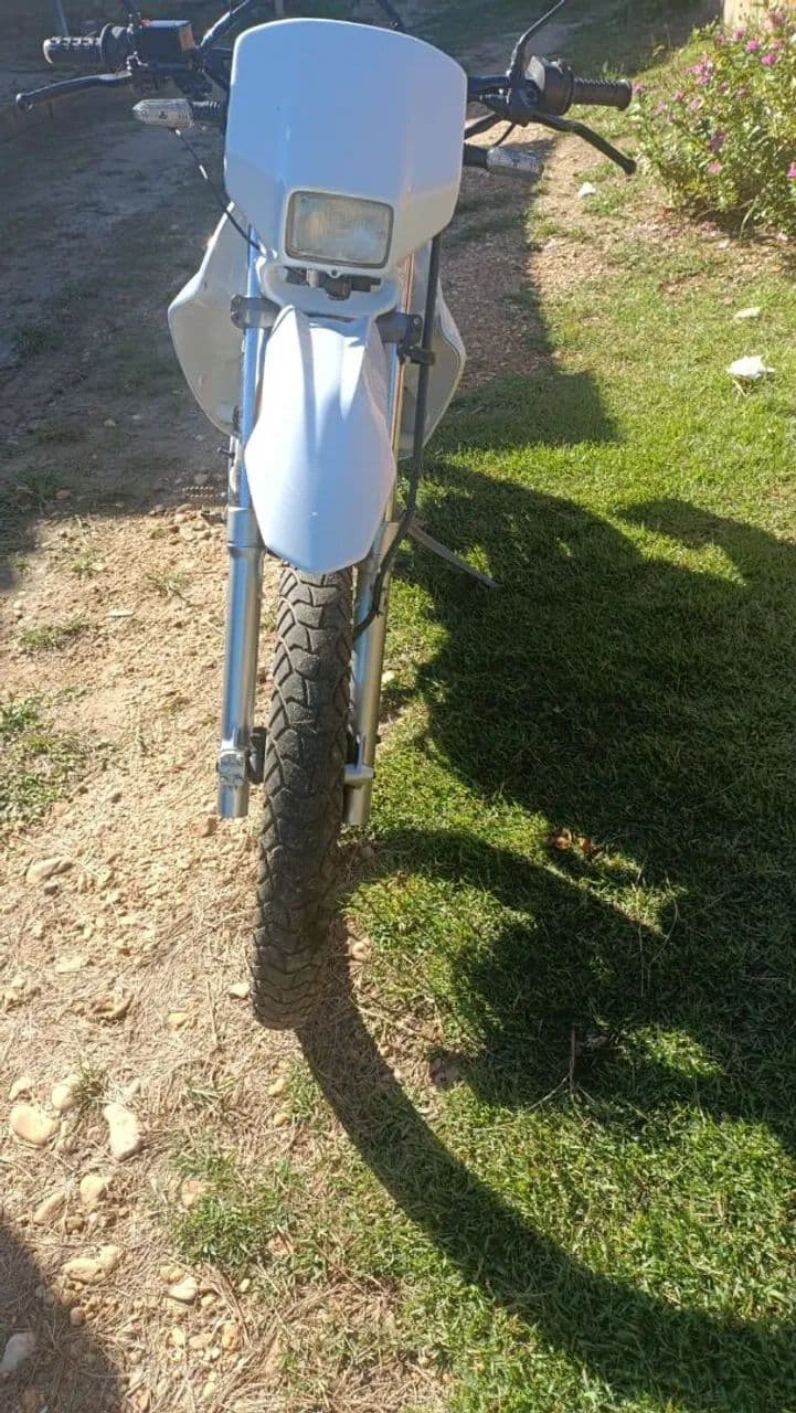 Yamaha XT ( Vendo ou Troco )