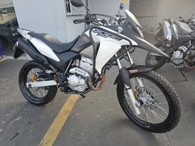 XRE 300 