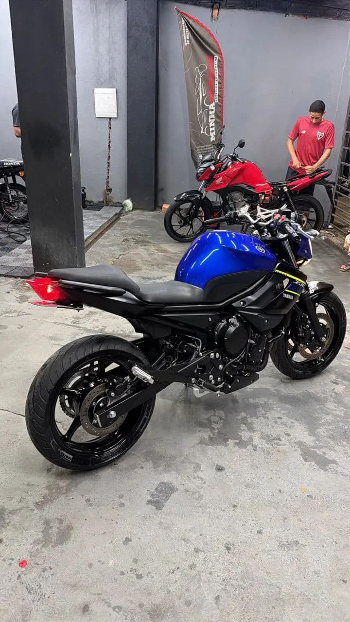 XJ6