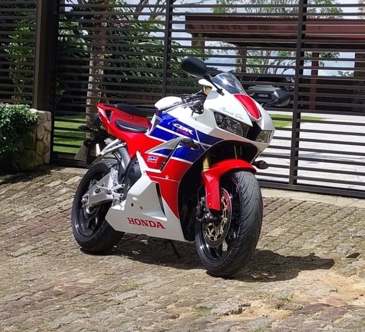 CBR 600RR 2014 SO 15 MIL KM