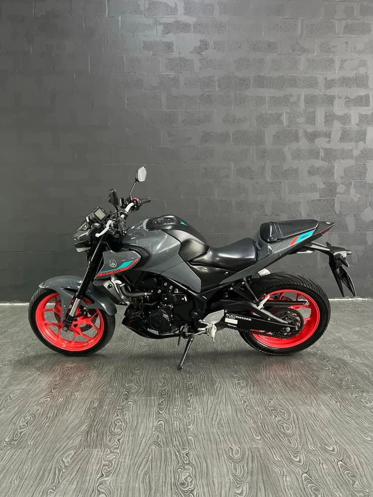 Yamaha MT03 