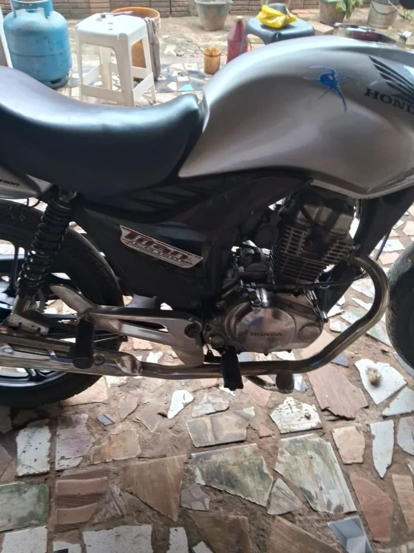 Titan 150