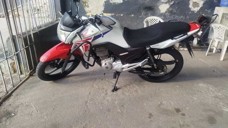 CG Titan 2015 bem conservada vd 11.800