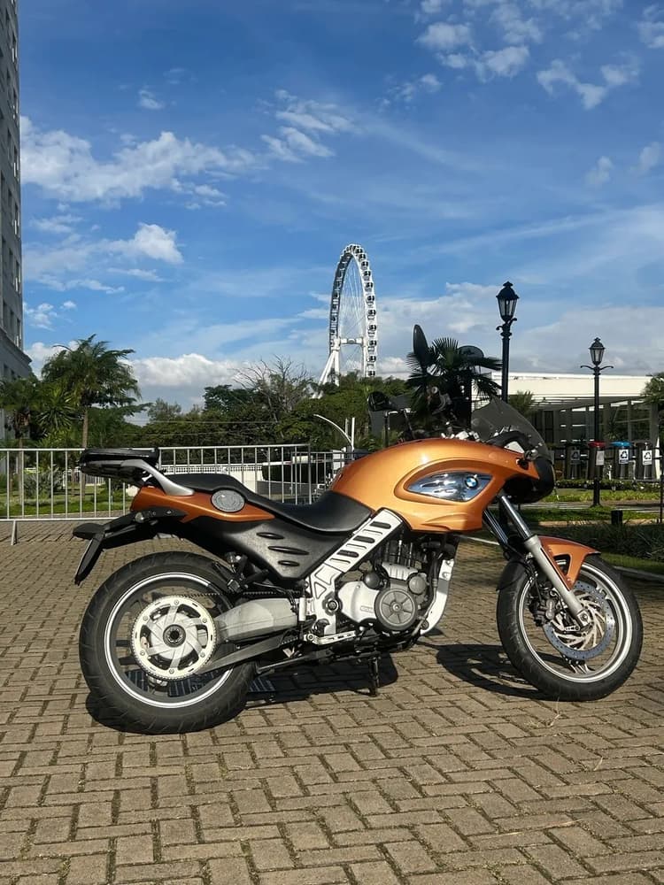 BMW 650 aceito troca
