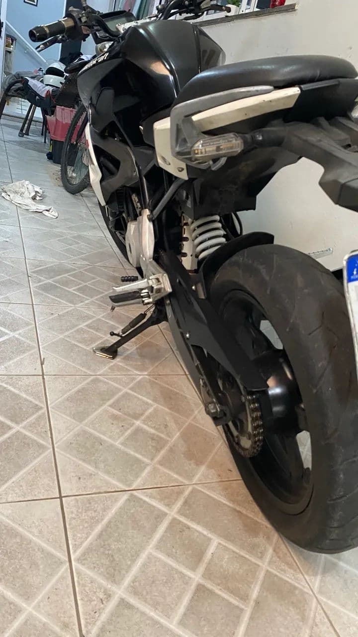BMW g310r
