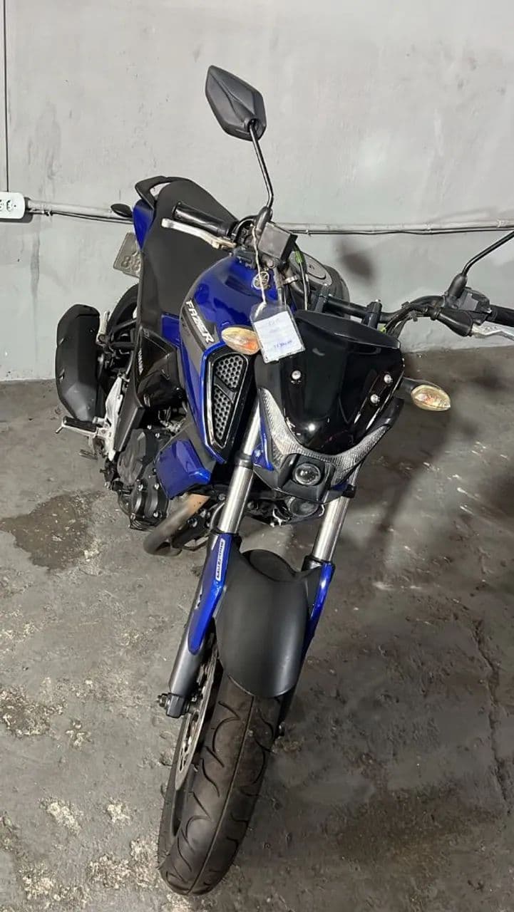 FZ15 2023 conservado 