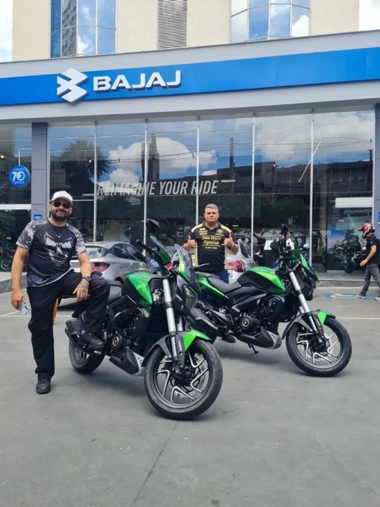 BAJAJ DOMINAR 400 