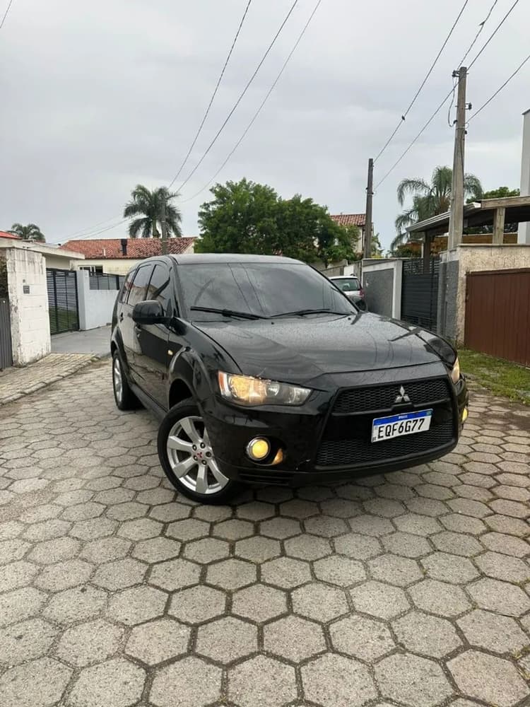 Mitsubishi Outlander 2.4 16V 170cv Aut. 2011