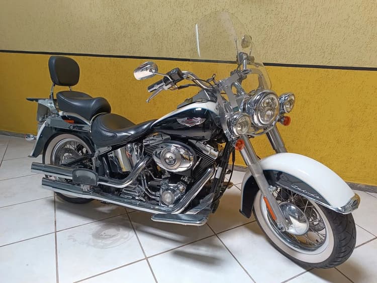 HARLEY DAVIDSON SOFTAIL DELUXE