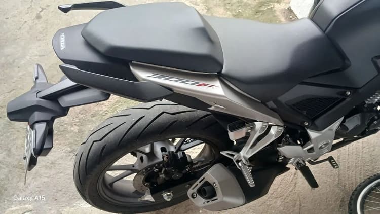 HONDA CB 300F