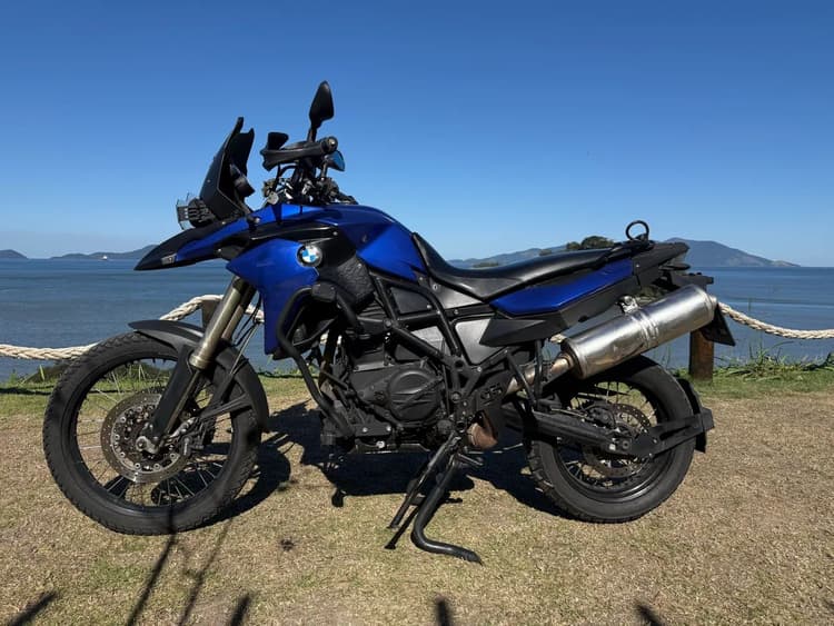 Moto Impecável 