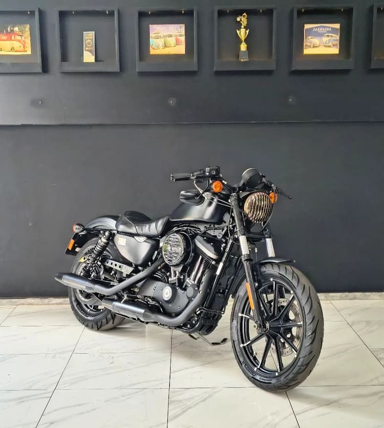 Harley Davidson XL 883 N Iron