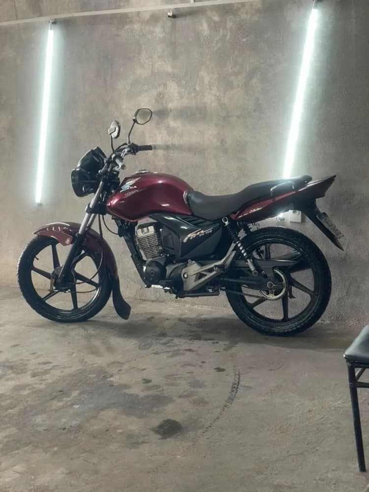 Vendo essa 150 filé 