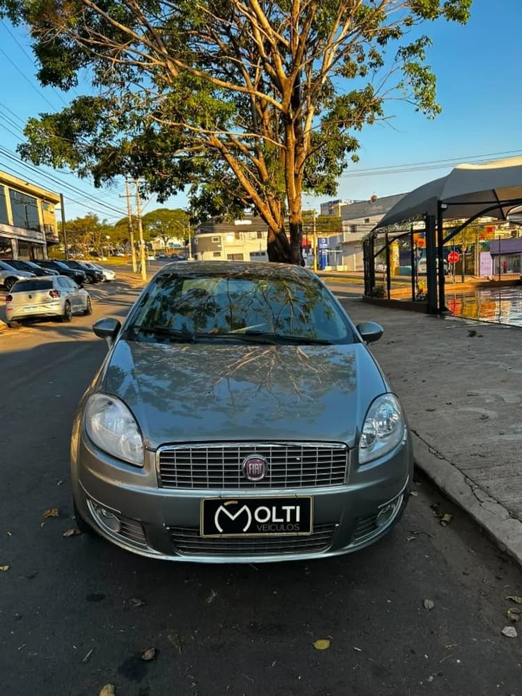 Fiat Linea Absolute 1.9/1.8 Flex Dualogic 4P 2011