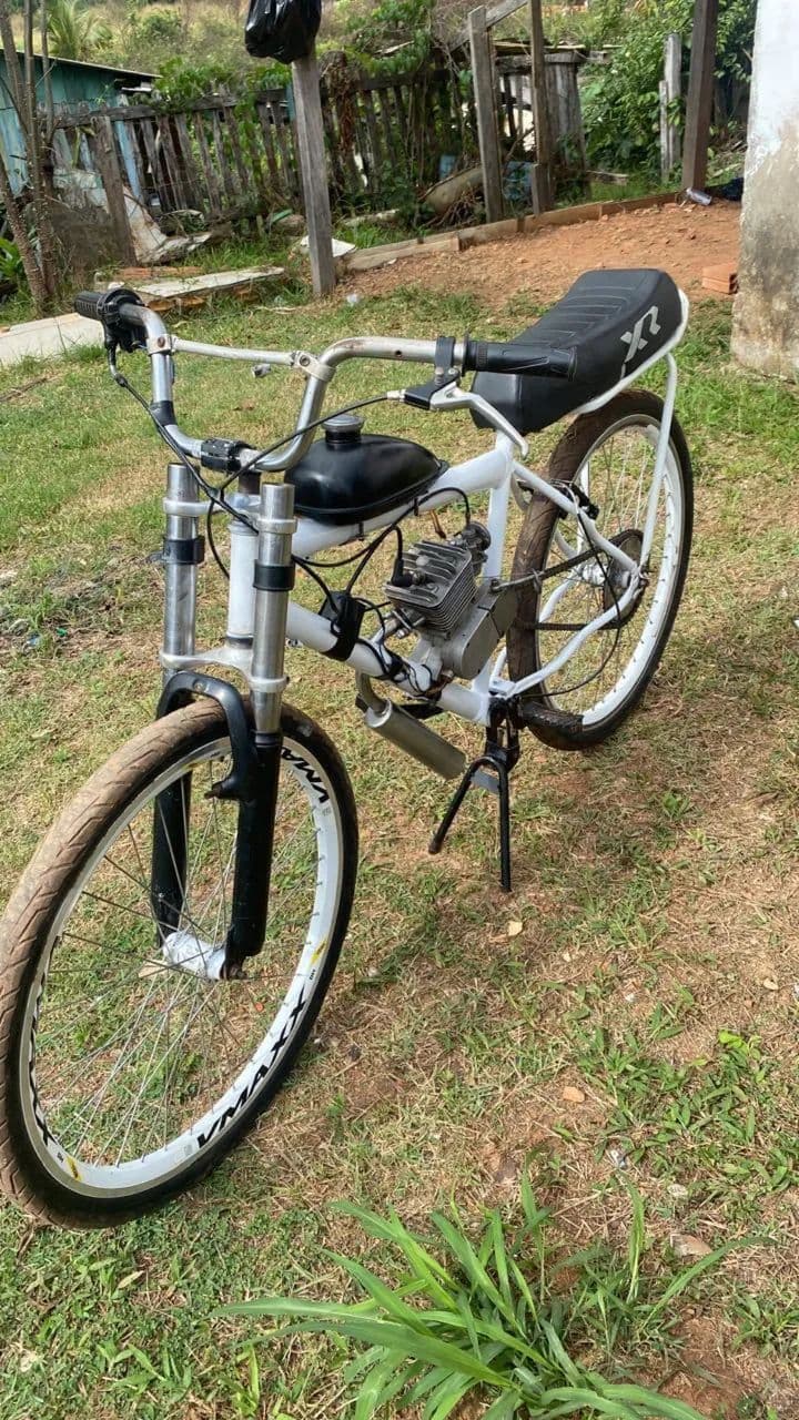 Vende-se essa motorizada, motor 100cc