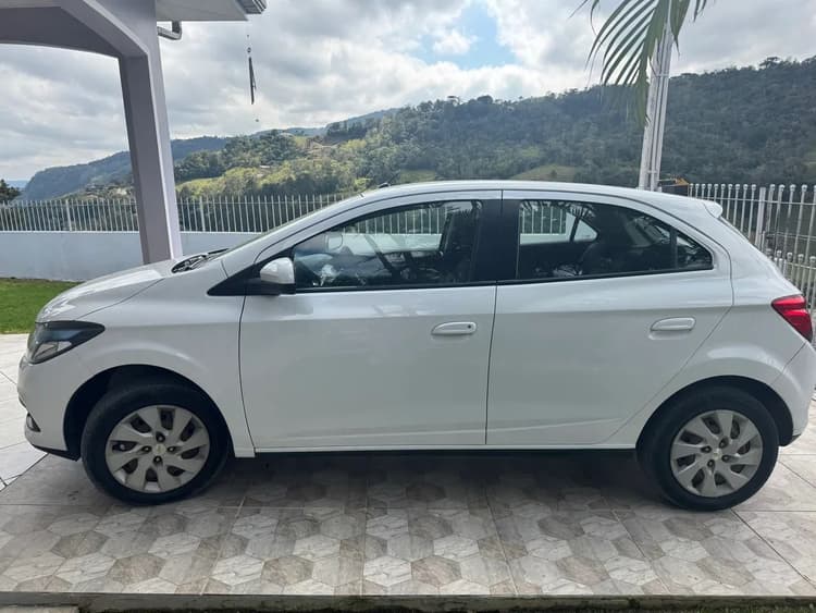 Chevrolet Onix Hatch LT 1.4 8V Flex Power Mec. 4P 2014