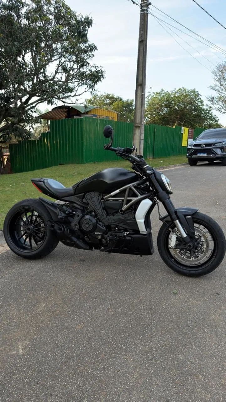 Ducati Diavel muito nova!!!