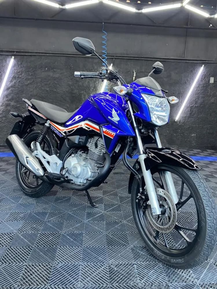 Titan 160