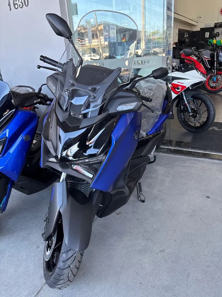 X Max 0 km