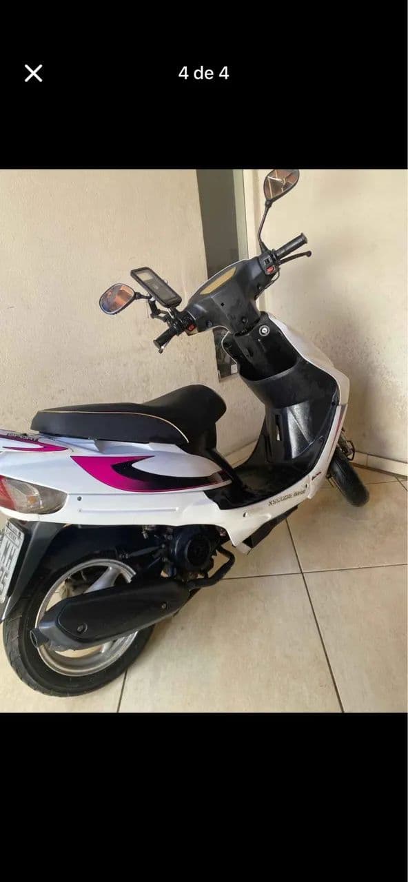 Vendo moto automática 