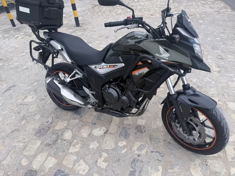 Moto impecável 