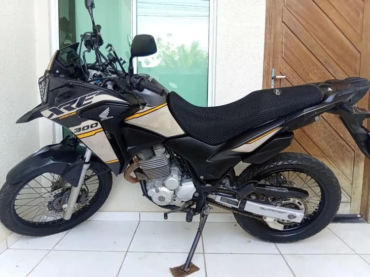 XRE 300 ADV
