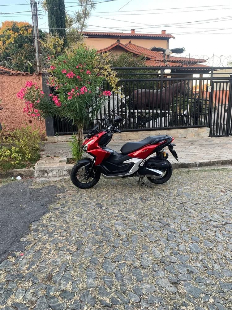 ADV 160 