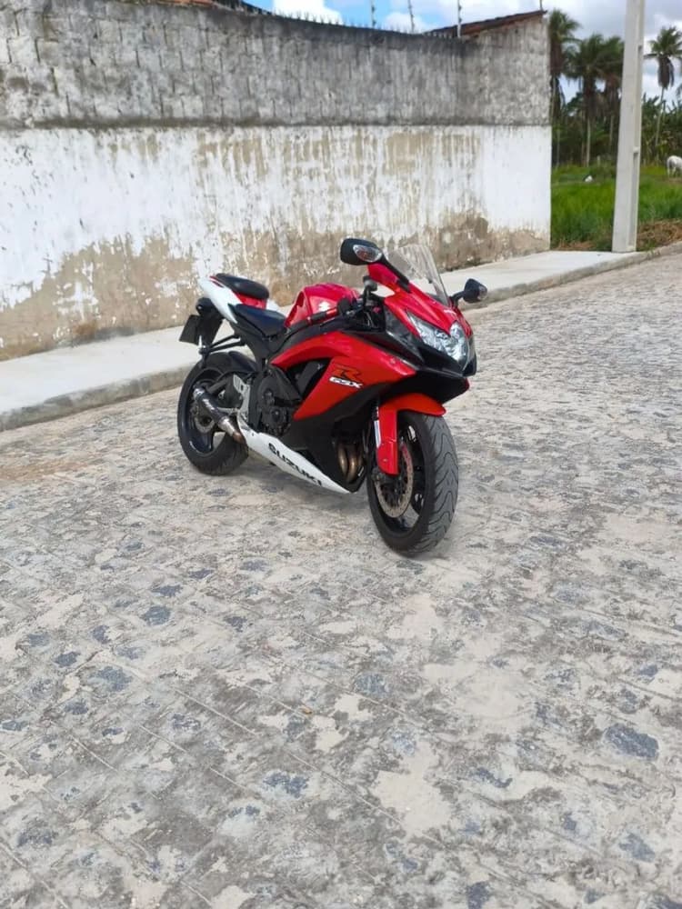 Suzuki gsxr 750 ano 2011