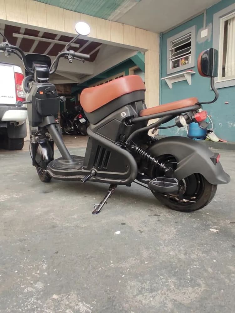 Scooter elétrica em ótimo estado 