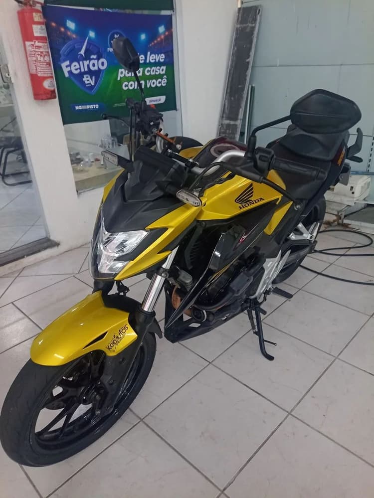 MOTO A VENDA