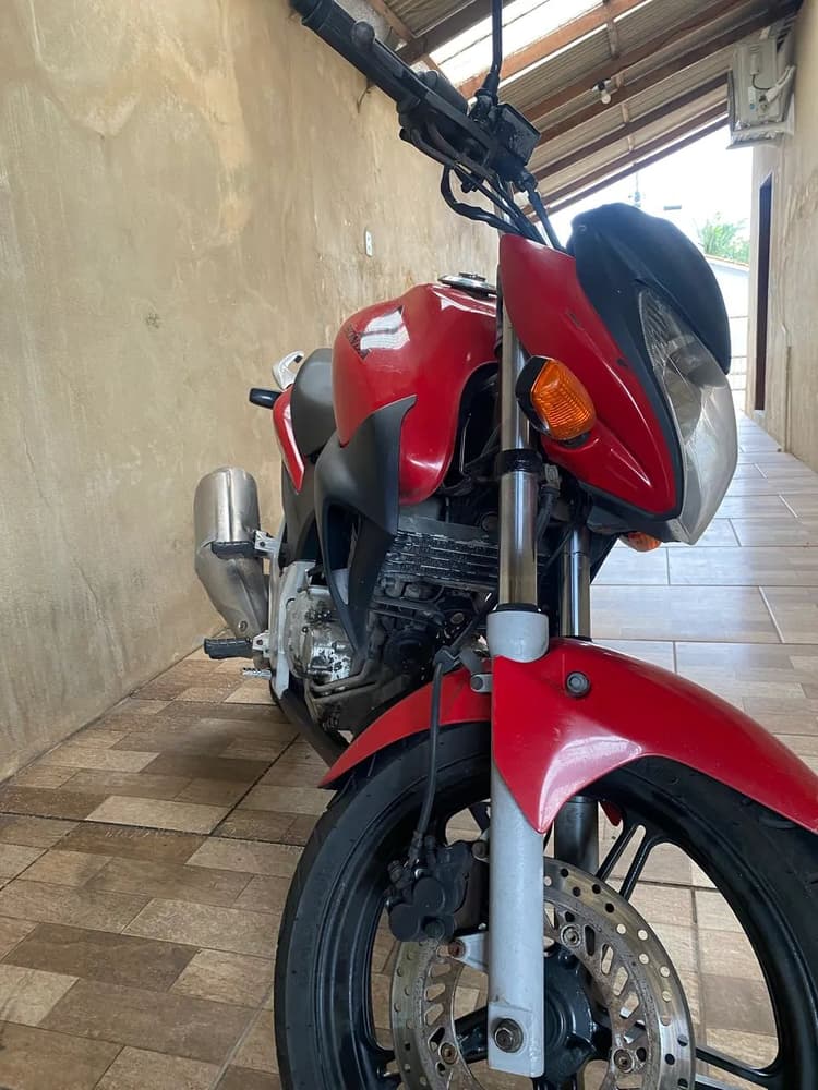 CB300 - modelo 2010