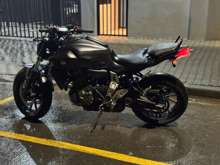 Vendo mt07 2016